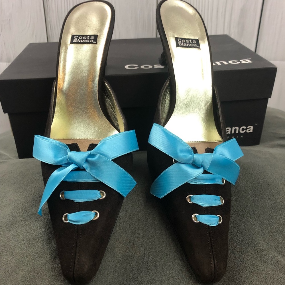 Costa Blanca size 7 black w/ teal bow heels